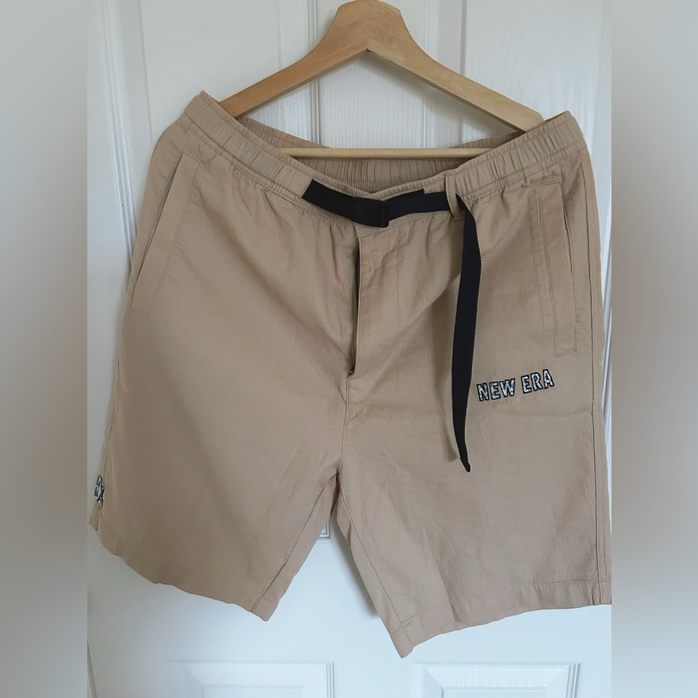 New era shorts man’s M Size light brown color